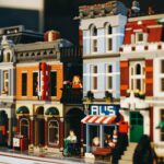 Zdjęcie przedstawia fragment miasta zbudowanego z klocków LEGO