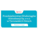 Biały napis Przedsiębiorstwo Wodociągów i Kanalizacji Sp. z.o.o. w Tarnowskich Górach